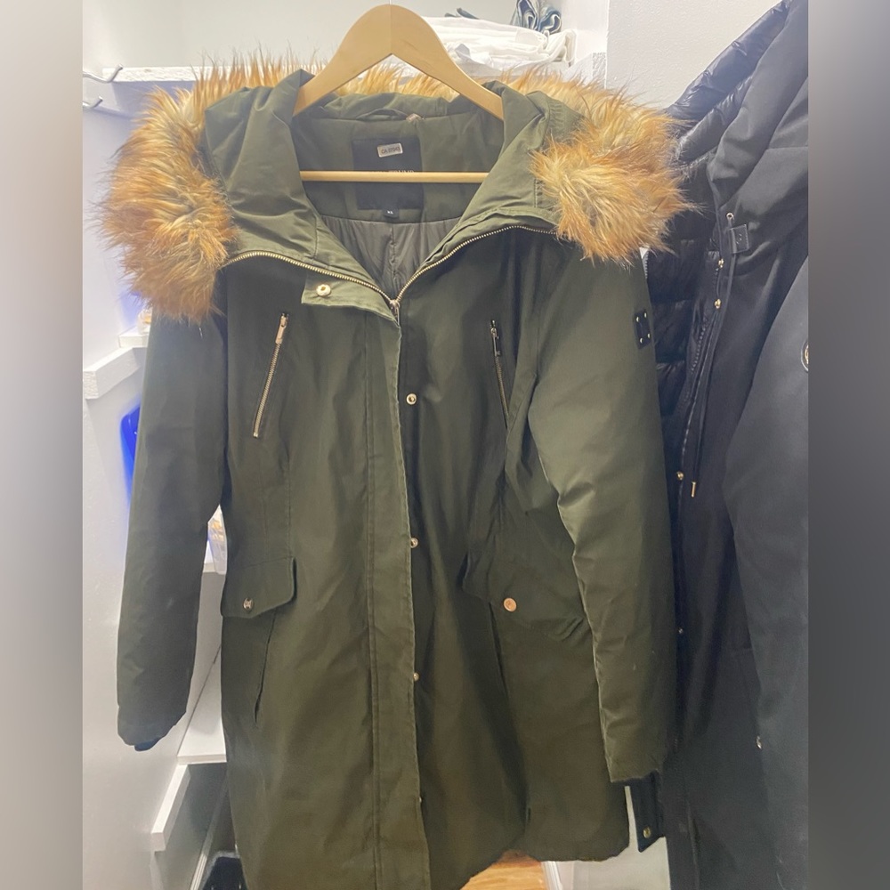 Green and gold accent parka xl
